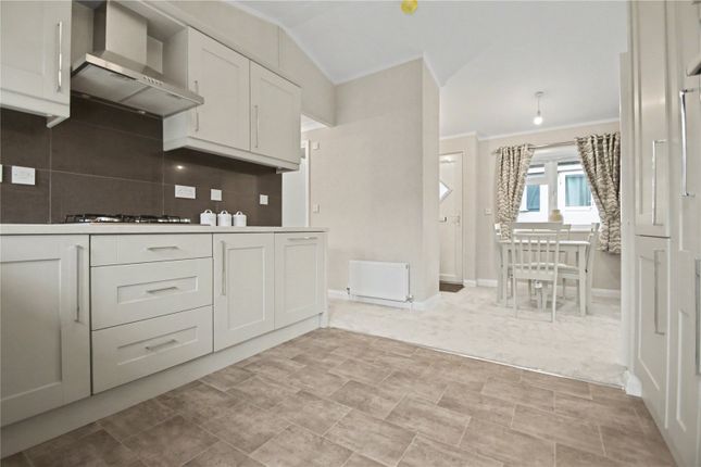25, St Brelades Court, Edenbridge photo 4