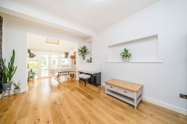 4, Alric Avenue, New Malden photo 2