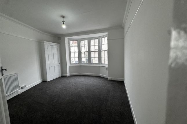 Flat 5, Warwick Mansions, Brighton Road, Worthing photo 3