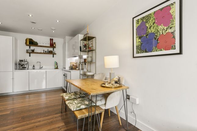 Flat Flat 36, Penny Black Court 2d, Carlton Grove, London photo 2