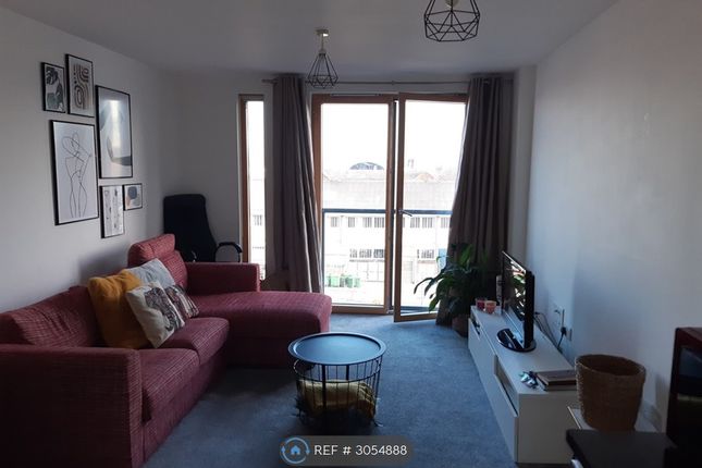 Apartment, The Wharf Dock Head Road, Chatham photo 2