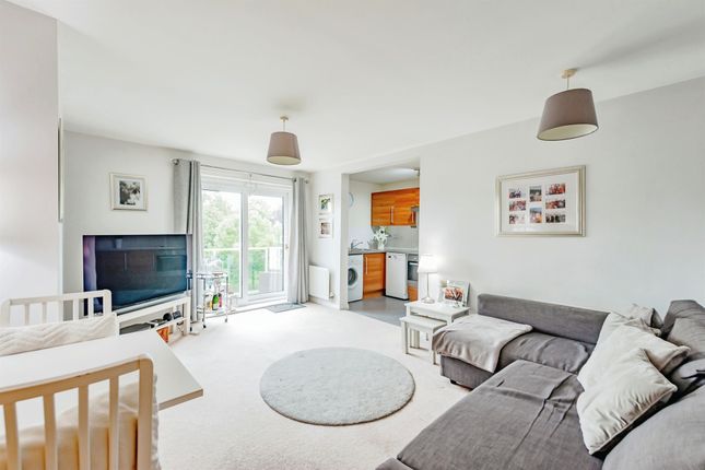 Thumbnail Flat for sale in Foxboro Road, Redhill