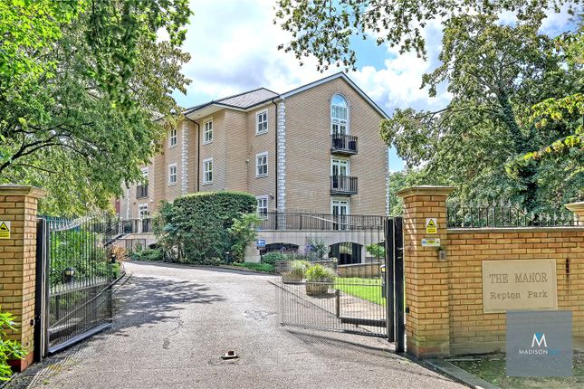 Flat for sale in The Manor, Regents Drive, Woodford Green, Greater London