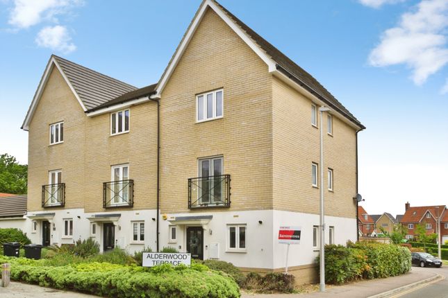 1, Alderwood Terrace, Chigwell photo 3