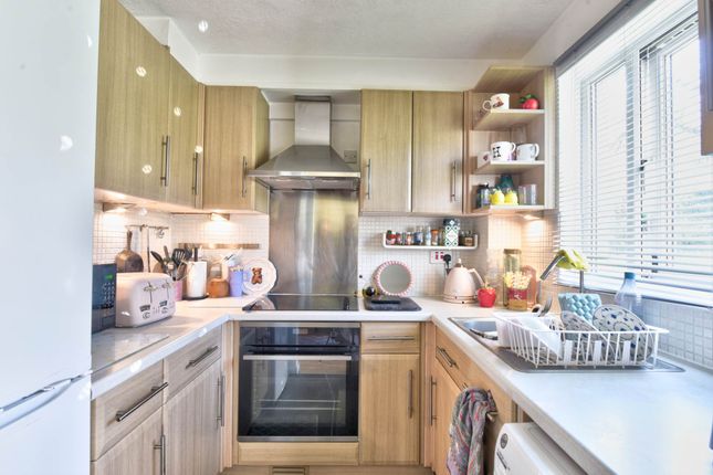 9, Tilebarn Close, Henley On Thames photo 4