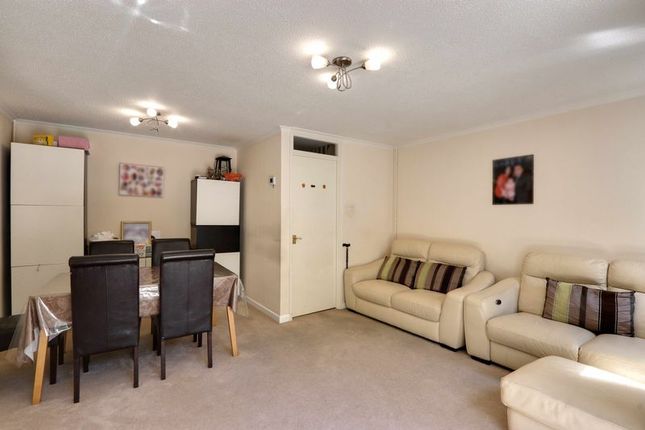 69, Elmgrove Crescent, Harrow photo 3