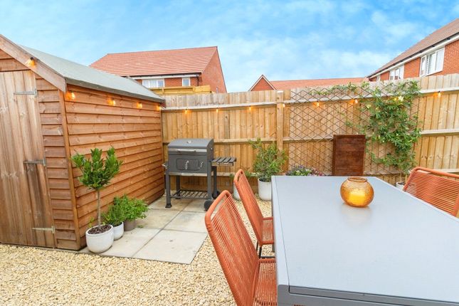 18, Farrington Way, Milton Keynes photo 3