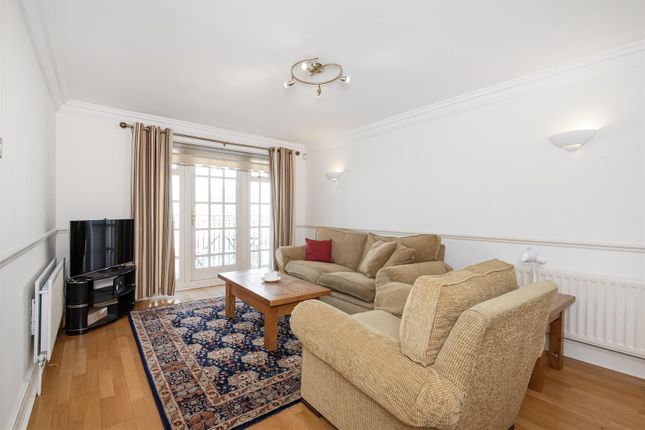 3, Watermans Mews, The Mall, London photo 4