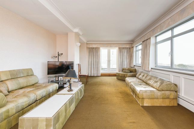 Flat for sale in Brampton Tower, Bassett Avenue, Southampton, Hampshire