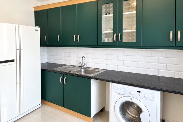 Flat 11, Hazel House,, Maitland Park Road, London photo 3