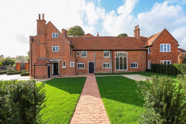 3-bed flat on Mill Road, Surrey, £2,150,000