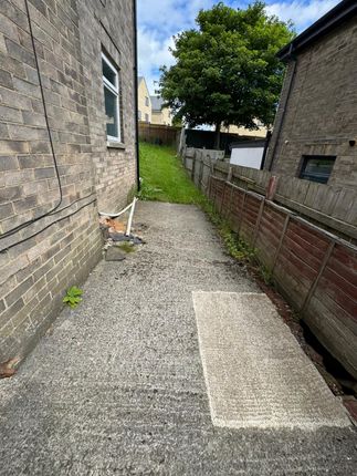 11, downside crescent , Bradford photo 4