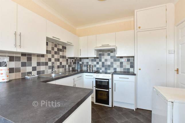 1-bed flat on 10, Fairmead Close, Sandown, £120,000
