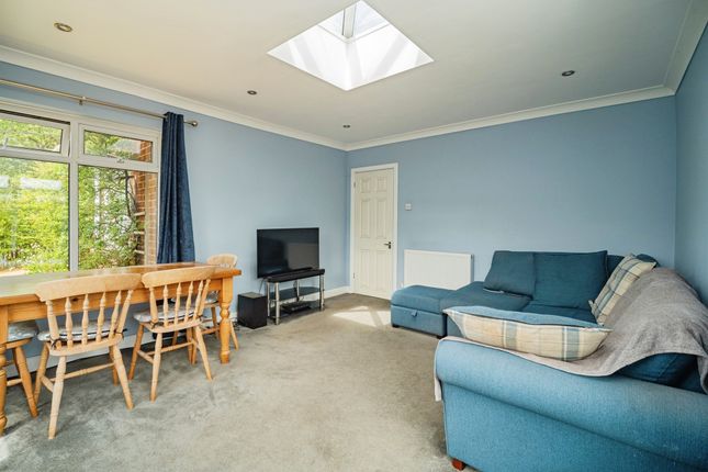 13, Symonds Court, Dorchester photo 3
