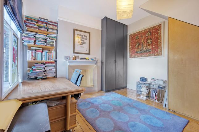 Property for sale in Grasmere Road, London