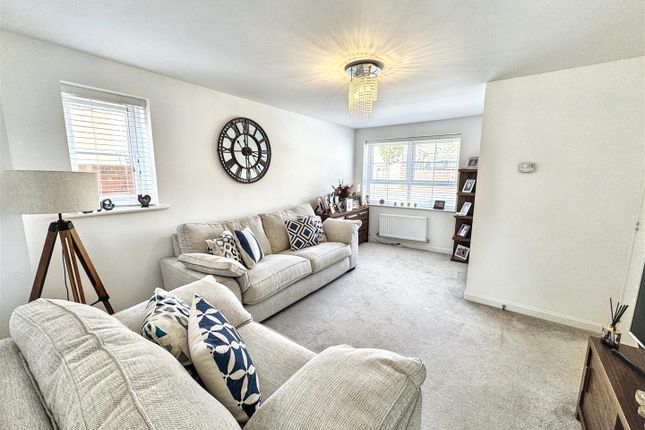 36, Castle Way, Newport photo 4