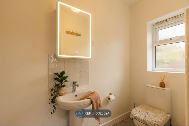 Brunswick Park Road, New Southgate, London photo 5