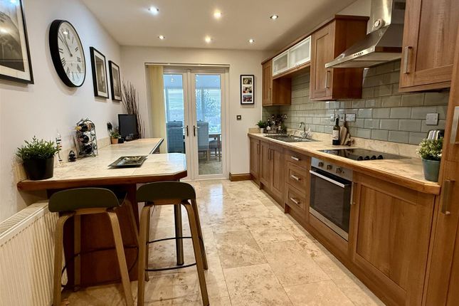 13, Clos Treventy, Llanelli photo 3