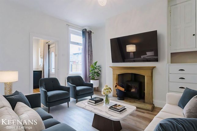Img_6123 - Living Room - Standard - 1.Jpg