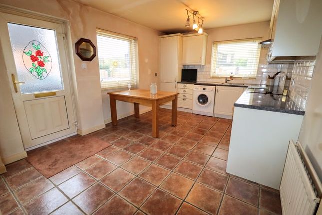 6, Maple Grove, Milton Keynes photo 3