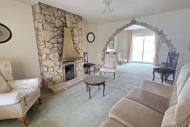 12, Welsh Road West, Southam photo 2
