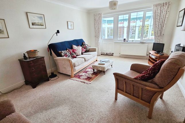 49, Oakleigh Drive, Swaffham photo 2