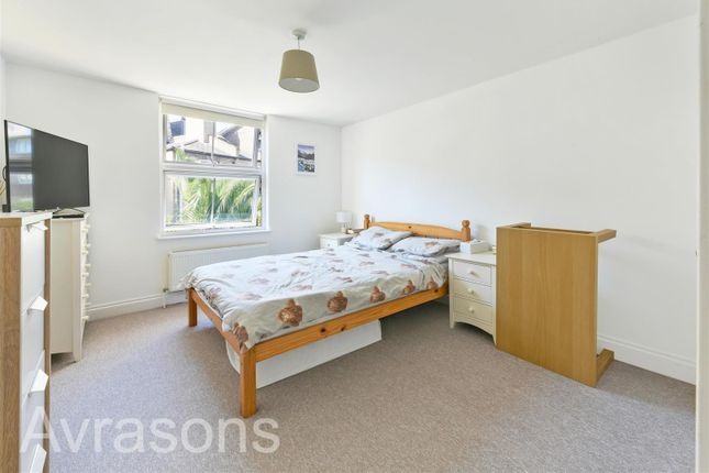 First Floor Flat, First Floor Flat 29 Crewdson Road, London photo 4
