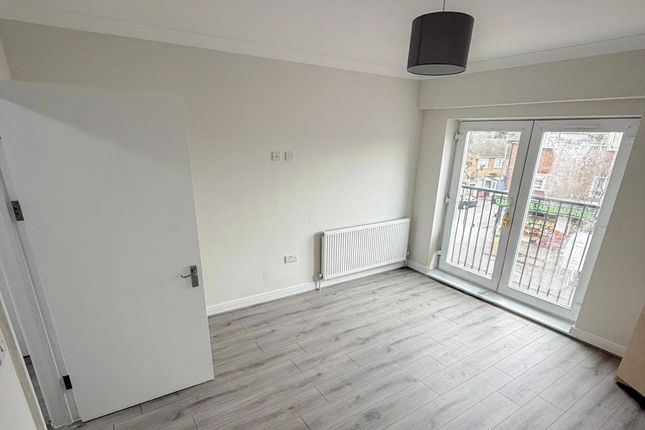 Flat 2,, 2A Dundee Road, Plaistow photo 5