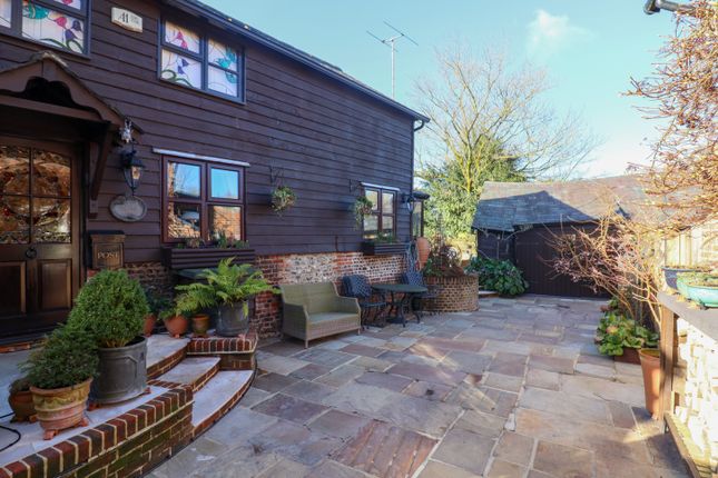 23, Mill Hill, Alresford photo 2