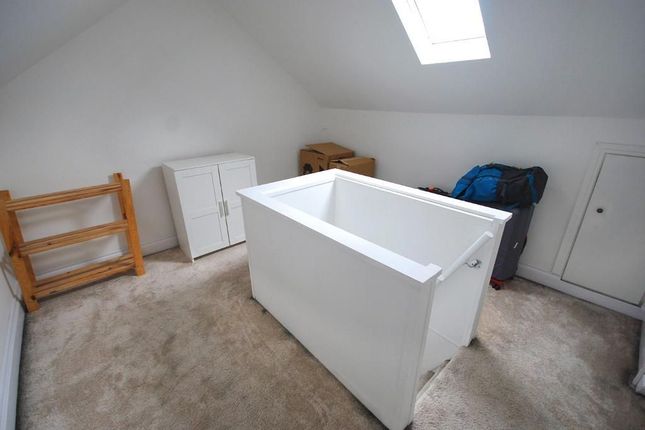 32 CROMWELL ROAD, WEMBLEY photo 5