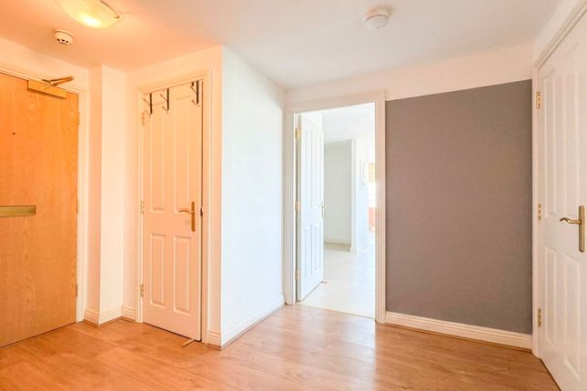 Flat 181, Squires Court, Bedminster Parade, Bristol photo 4