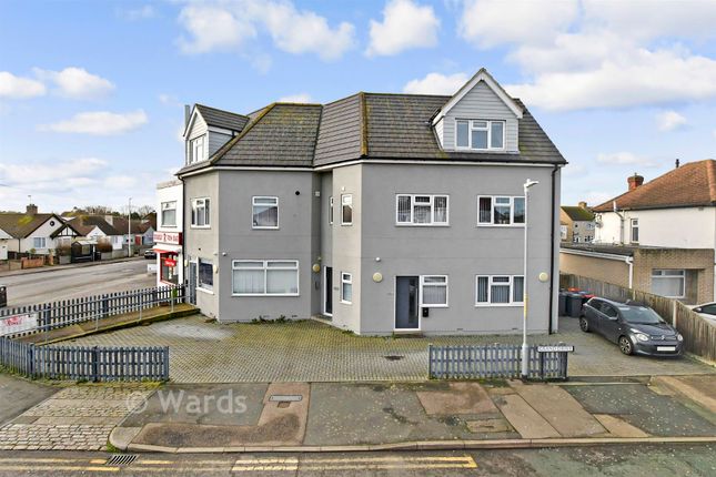 2-bed flat on 100D, Sea Street, Herne Bay, £240,000