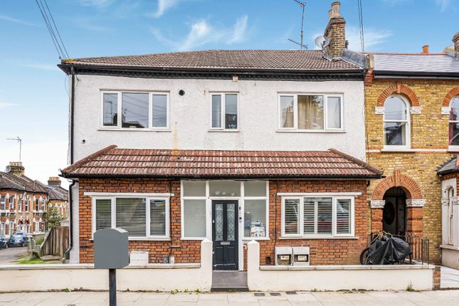 1-bed flat on Flat 3, 56, Hillcourt Road, London, £275,000