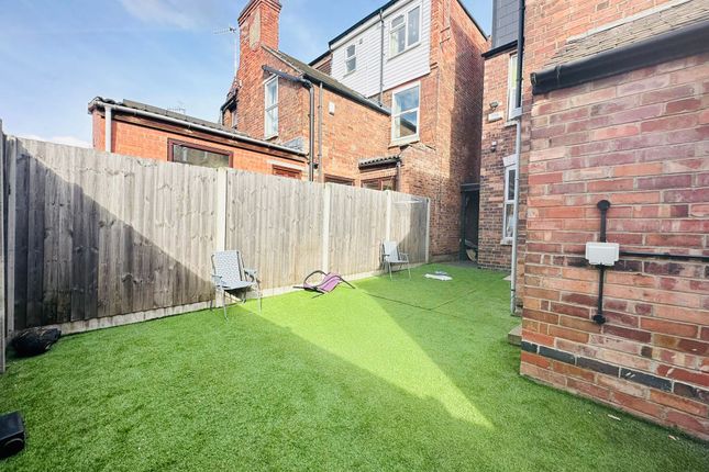31 Teversal Avenue, Nottingham photo 4