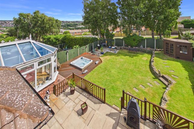 16, Netherfields Crescent, Dronfield photo 2