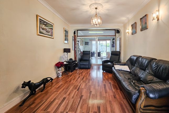 Portland Crescent, Stanmore photo 4