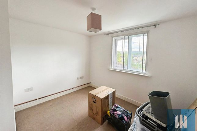34, Calder View, West Yorkshire photo 4