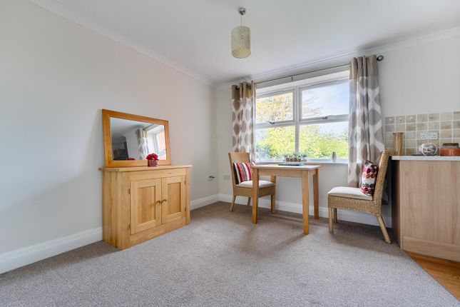 Flat, 4, Fig Tree Court, Tiverton photo 5