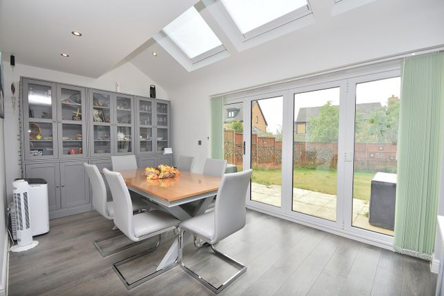 10, James Close, Northampton photo 2