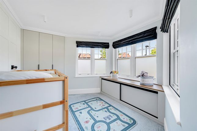 Flat 5, 35, West Lodge Avenue, London photo 4