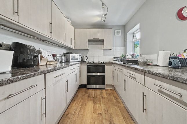 1, Court View Close, Almondsbury, Bristol, Gloucestershire, BS32 4DW, GB photo 2