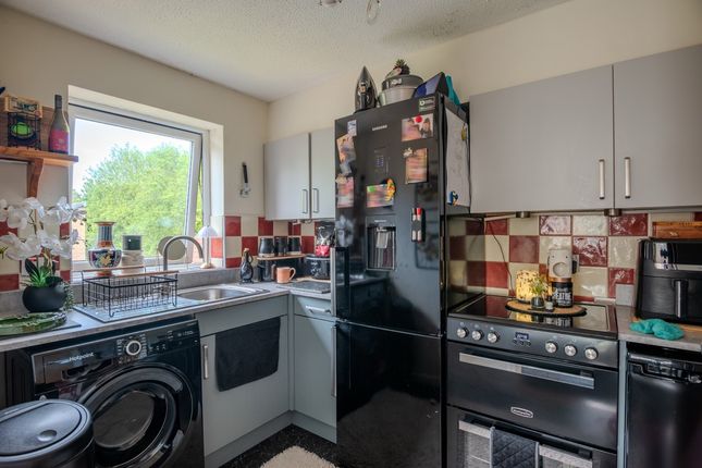 164, Swan Gardens, Birmingham photo 4