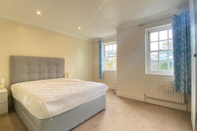 11 Somersham, 26, Ray Park Avenue, MAIDENHEAD photo 5