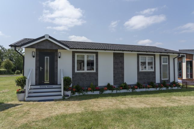 2-bed caravan on 41, The Grange Moorbarns Lane, Lutterworth, £249,999