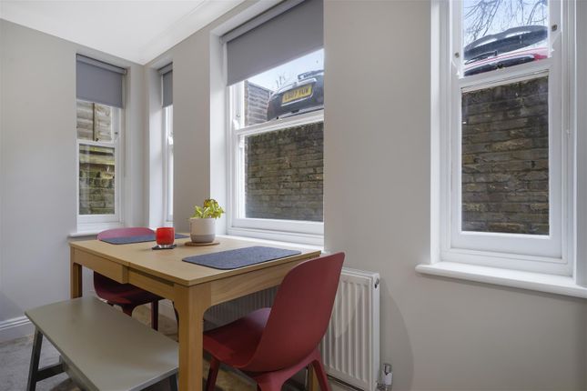 Flat 1, 4, Waldegrave Park, Twickenham photo 4