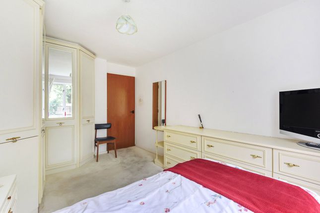 Flat for sale in Talbot Lodge, Esher