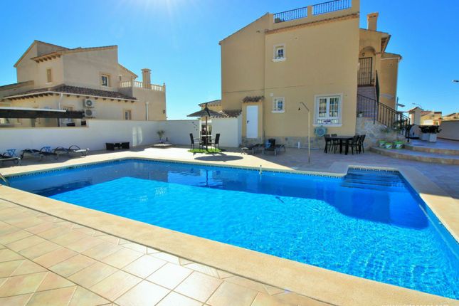 Town house for sale in Calle Ubeda, Villamartin, Orihuela Costa, Alicante, Valencia, Spain