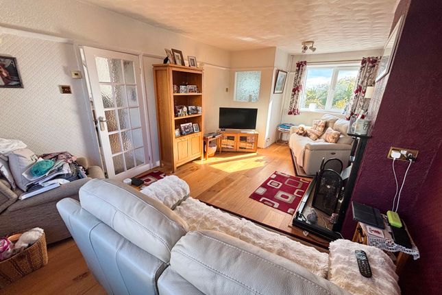 1 Leigh Road, Pontypool photo 4
