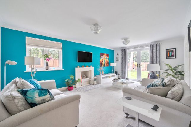 36, Holmbury Avenue, Berkshire photo 4