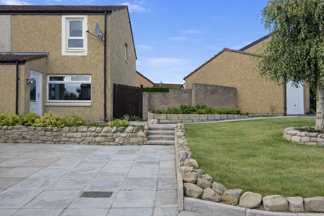 11, Willowgrove Gardens, Aberdeen photo 2